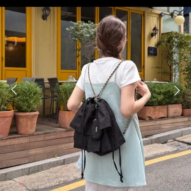 아떼바네사브루노 프릴백 블랙 체인 백팩 숄더백 새상품