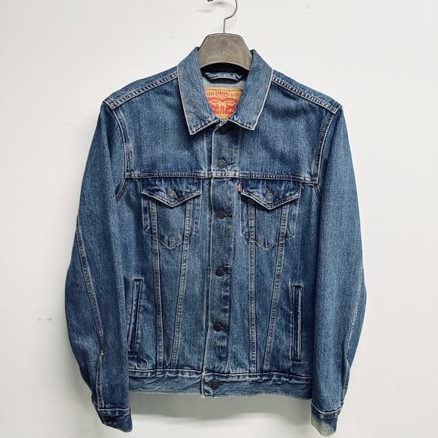 리바이스 (Levi's) 남성용 블루 데님 트커 자켓 (M)