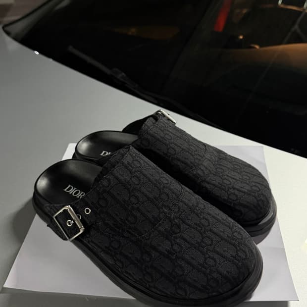 디올 아쿠아 뮬 오블리크 블랙 43사이즈