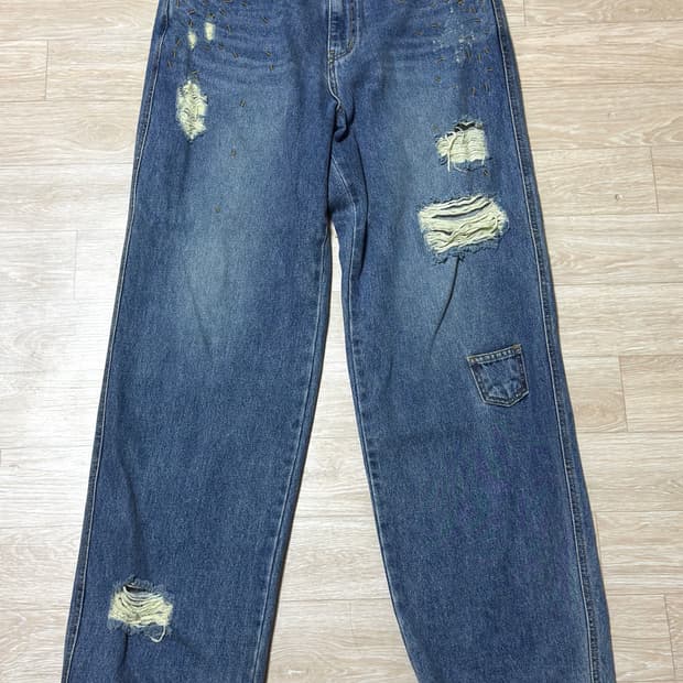 아더에러 Bart jeans 바트진 A5 사이즈 판매합니다