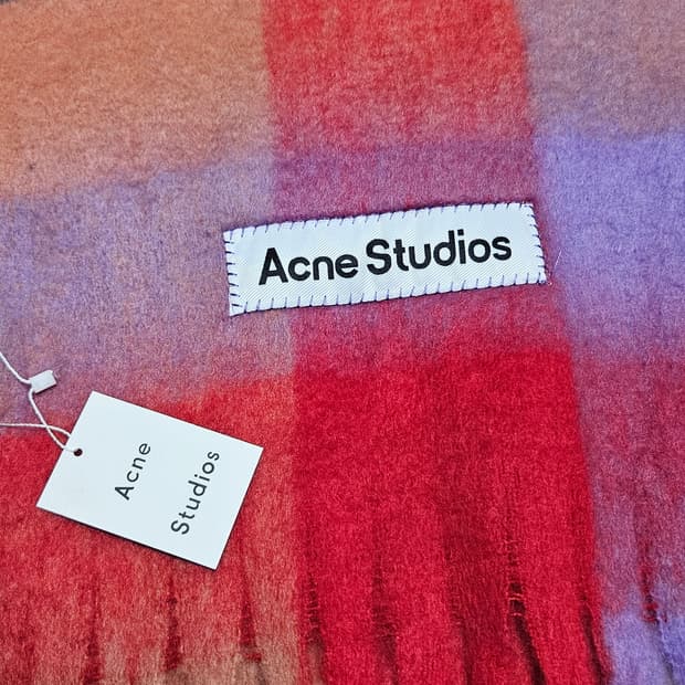 Acne Studios 모헤어 체크 머플러