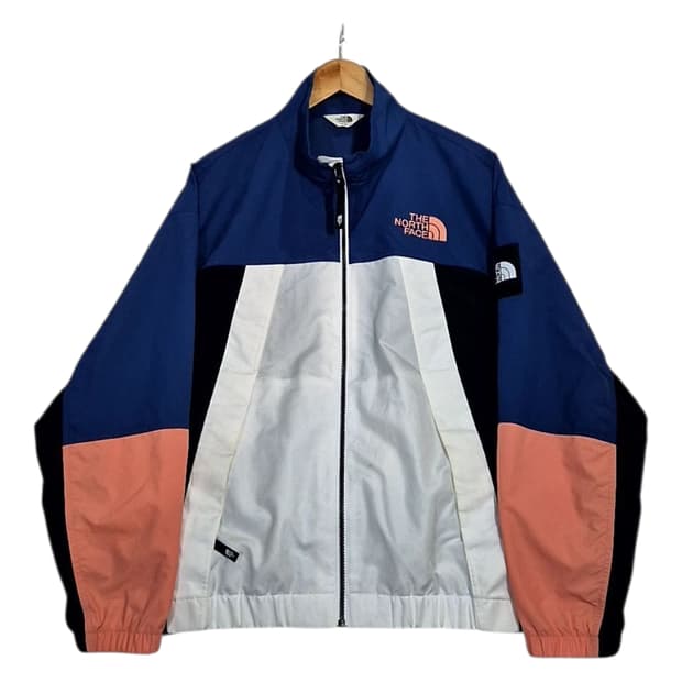 The North Face 노스페이스 신형 바람막이