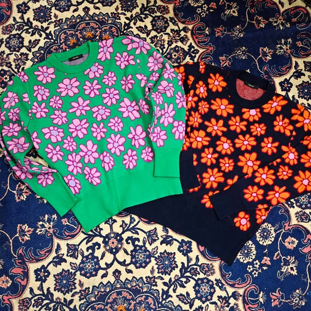 반에이크(VANAKE) 21FW 플라워 자카드 니트 스웨터