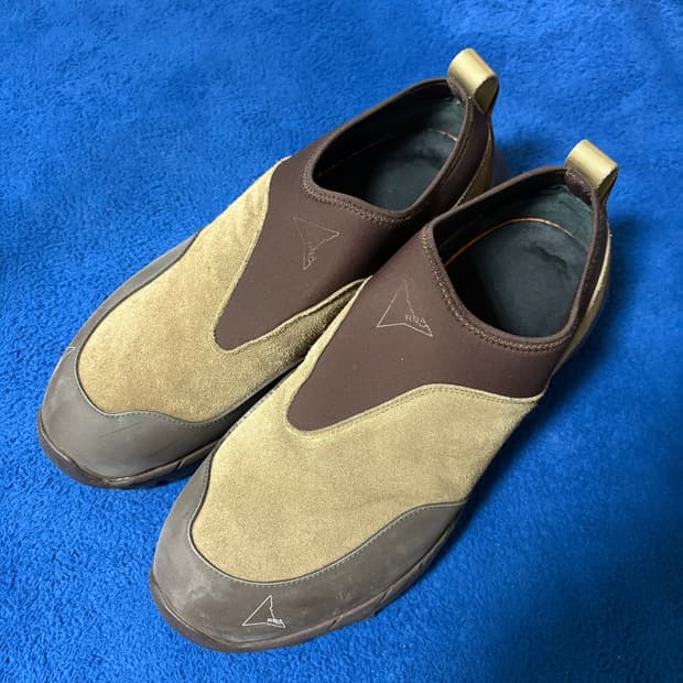 ROA 슬립온 브라운