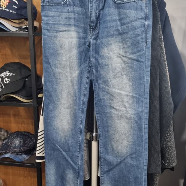 GUESS(게스) SLIM핏 데님팬츠 32사이즈 2번착용