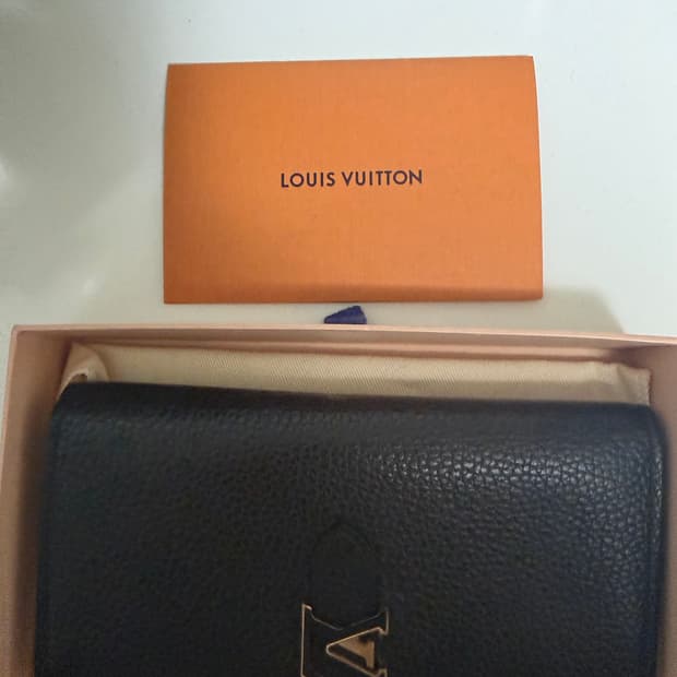 루이비통 LV 버티컬 월릿 장지갑