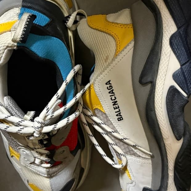 발렌시아가 트리플 S 아수라 42