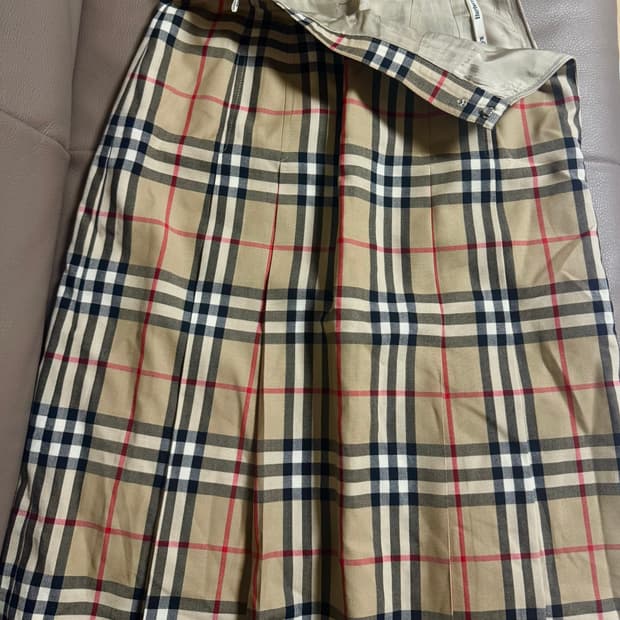 버버리 노바체크 치마 25인치