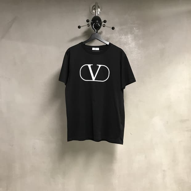 발렌티노 블랙 반팔 티셔츠 XL