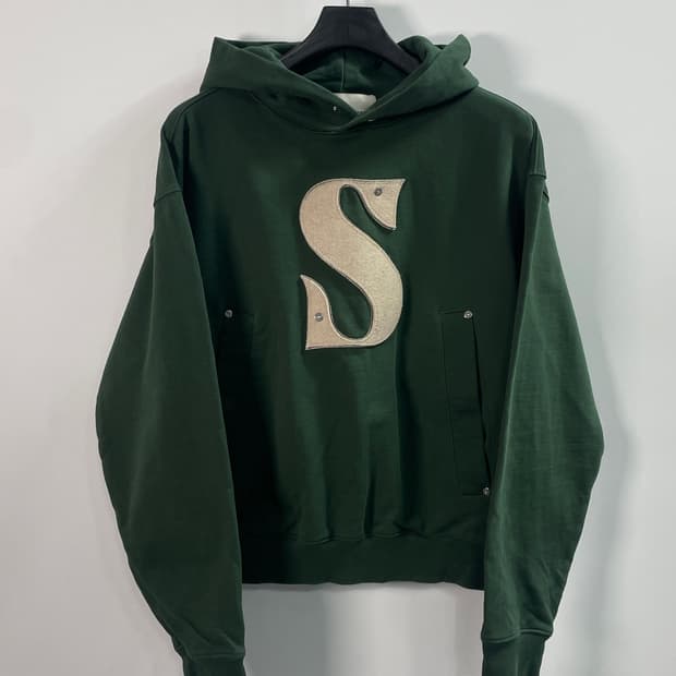 세터 리벳 아플리케 후드티  (on.298)