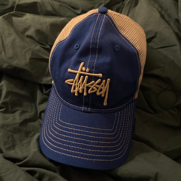 스투시 뉴에라 메쉬 트러커 캡