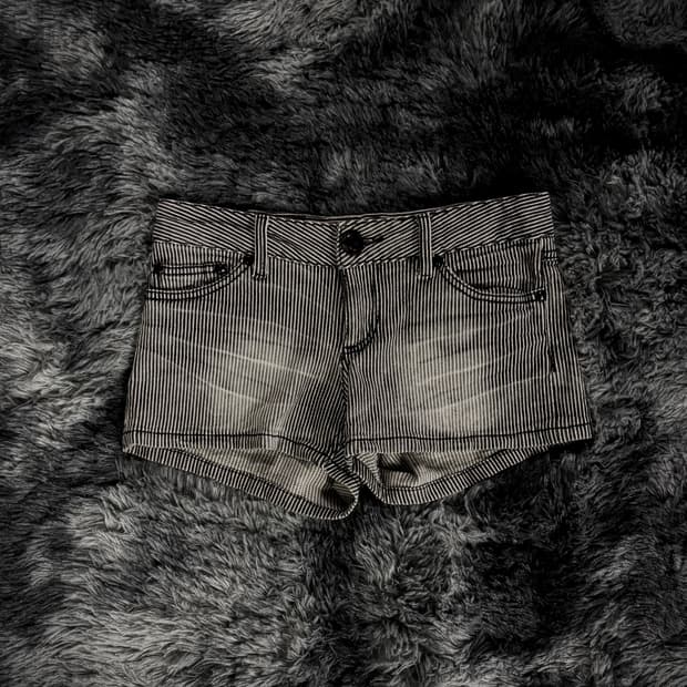 흑청 스트라이프 워싱 숏팬츠