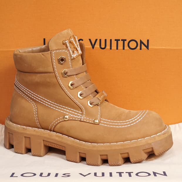 루이비통 퍼렐 런웨이 컬렉션 LV 체커 부츠