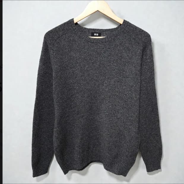 95)유니클로 울 크루넥 니트 차콜그레이