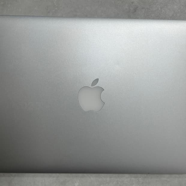 맥북 프로 2015 13인치 영자판 (충전기 포함)