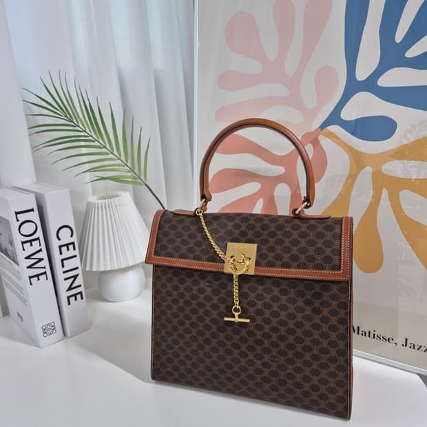 셀린느 마카담 켈리백 토트&크로스