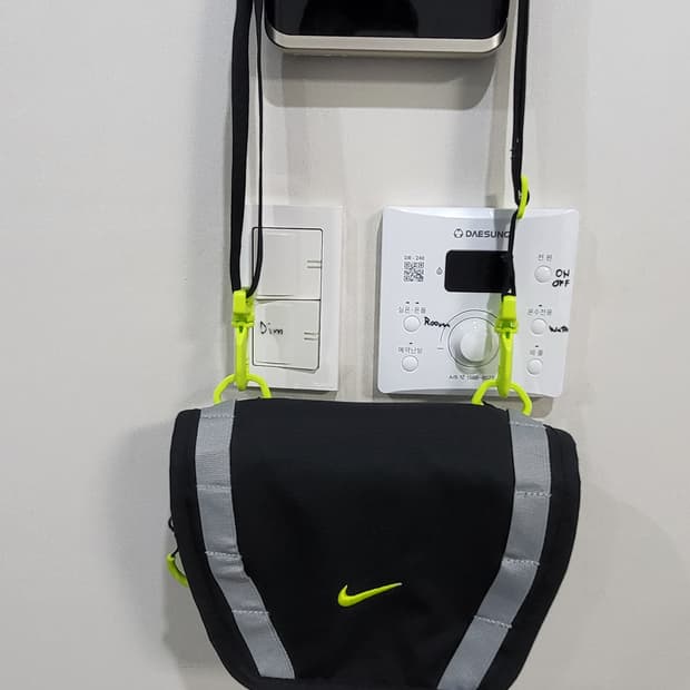 나이키 크로스백입니다 