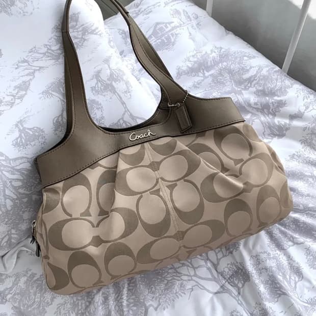 Coach Signature Shoulder Bag(희귀매물)