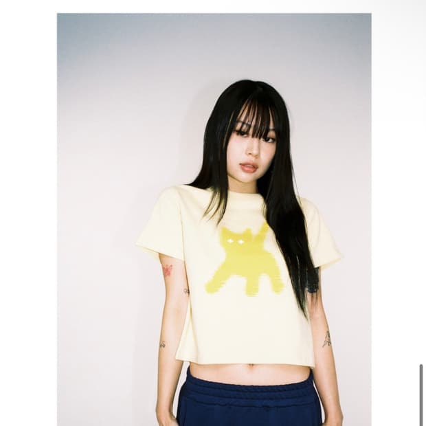 aeae FLASHED CATS EYE CROP T-SHIRTS