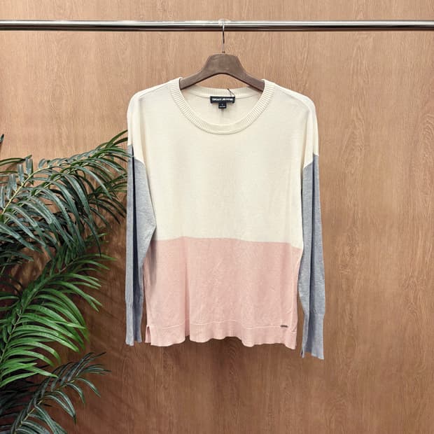 도나카란 뉴욕 라운드넥 니트 컬러 블록 사이드 슬릿 디테일 아이보리