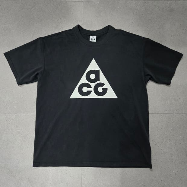 나이키 ACG 블랙 반팔티 L사이즈