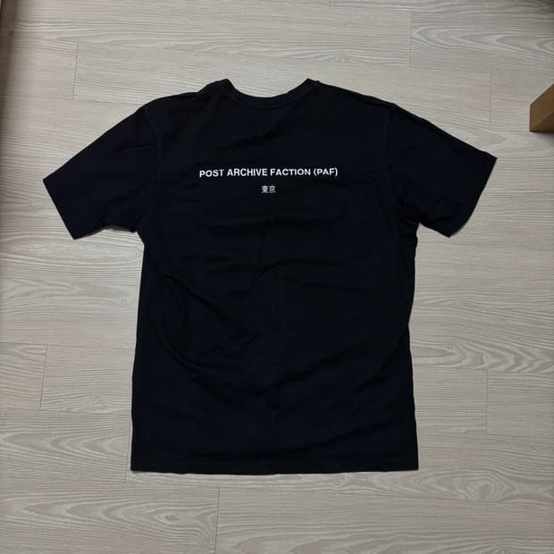 포스트아카이브팩션 헬리녹스 도쿄 팝업 티셔츠