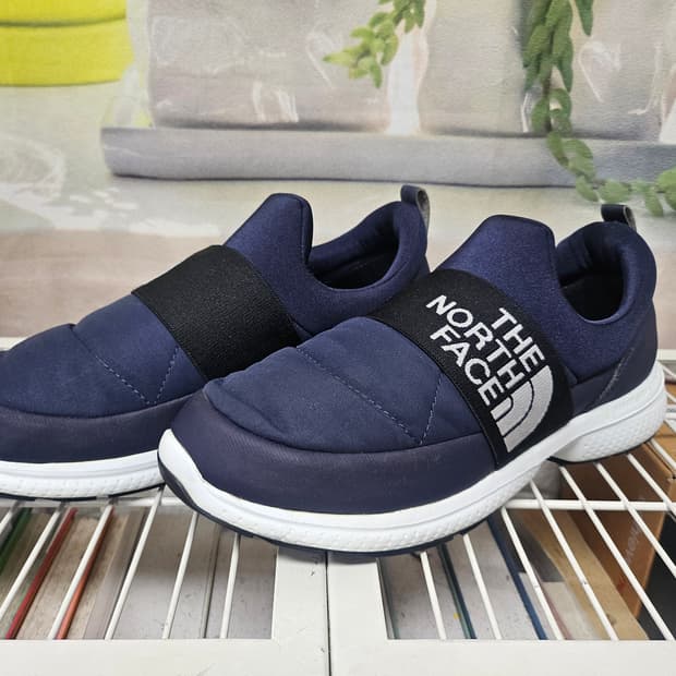 노스페이스 남성방한화 260 뮬 패딩슬립온 랩 슈즈 SD98