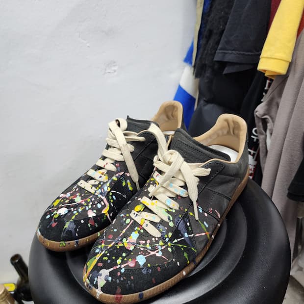 메종마르지엘라 독일군 페인팅 스니커즈