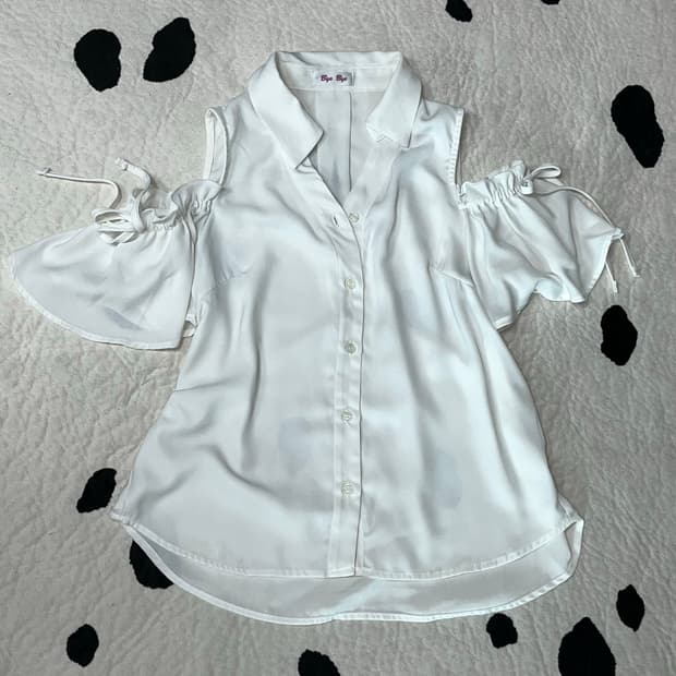 open shoulder flare blouse