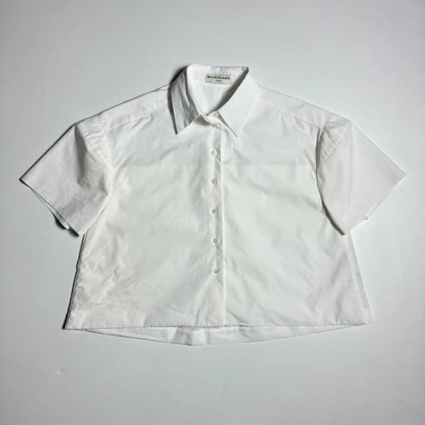 발렌시아가 우먼스 크롭 드롭숄더 반팔 셔츠 R2846