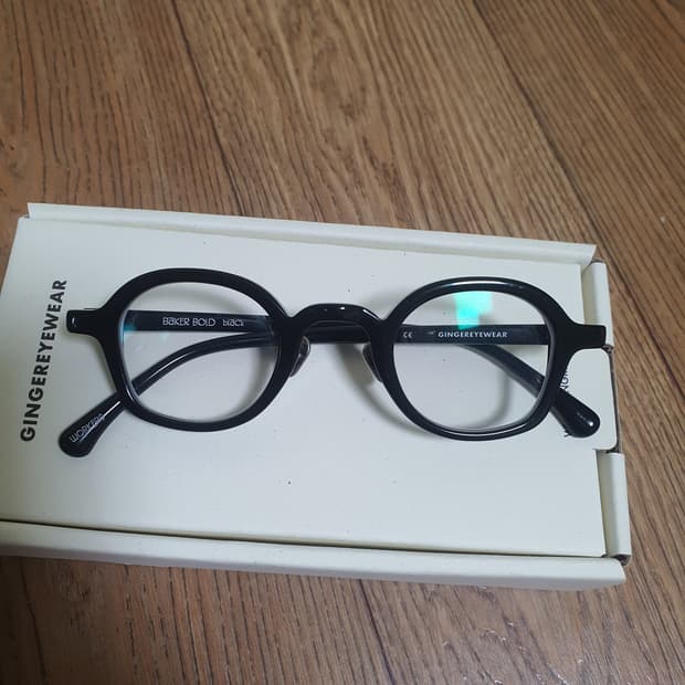 진저아이웨어 베이커 볼드 블랙 판매합니다. 
