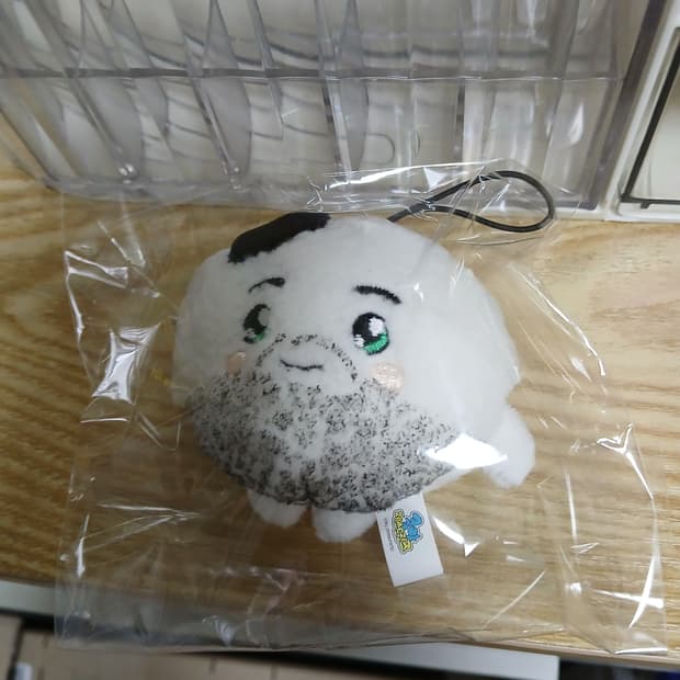 수염난 주먹밥 쿵야 팝니다