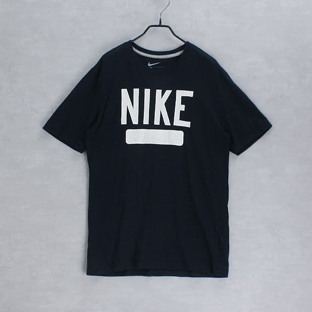 NIKE _ crack print tee