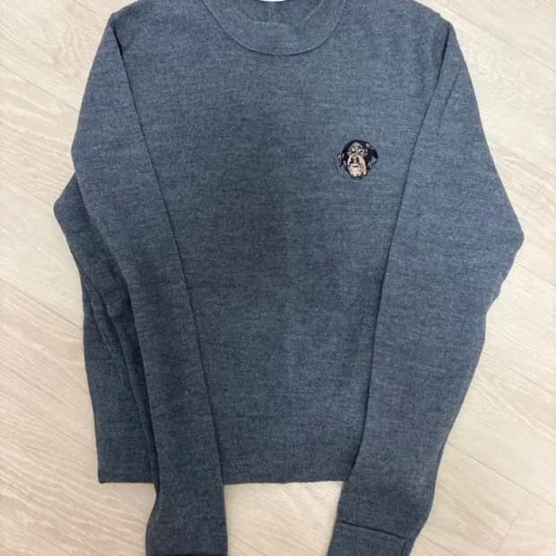 지방시 로트와일러 니트