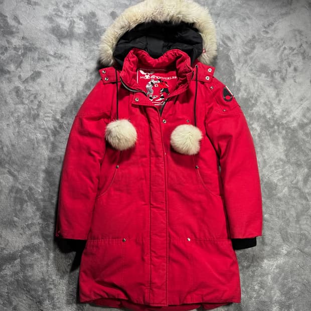 무스너클 여성 레드 패딩 점퍼