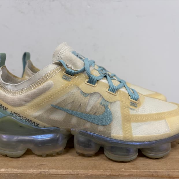 나이키 에어 베이퍼맥스 235