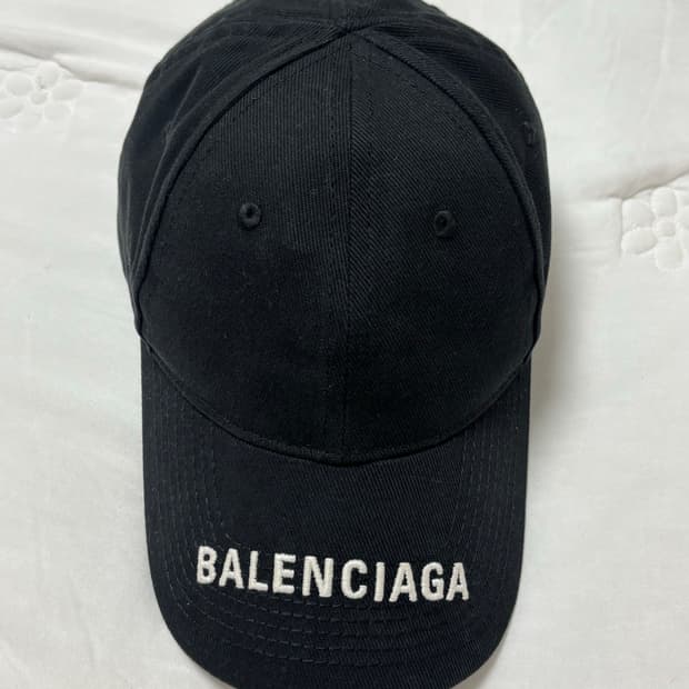 발렌시아가 모자