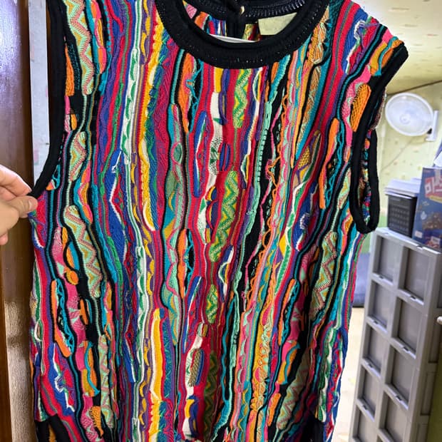 안냐세요 쿠지 라운드 케이블베스트 L사이즈 판매합니다!(이쁨)(sss급)