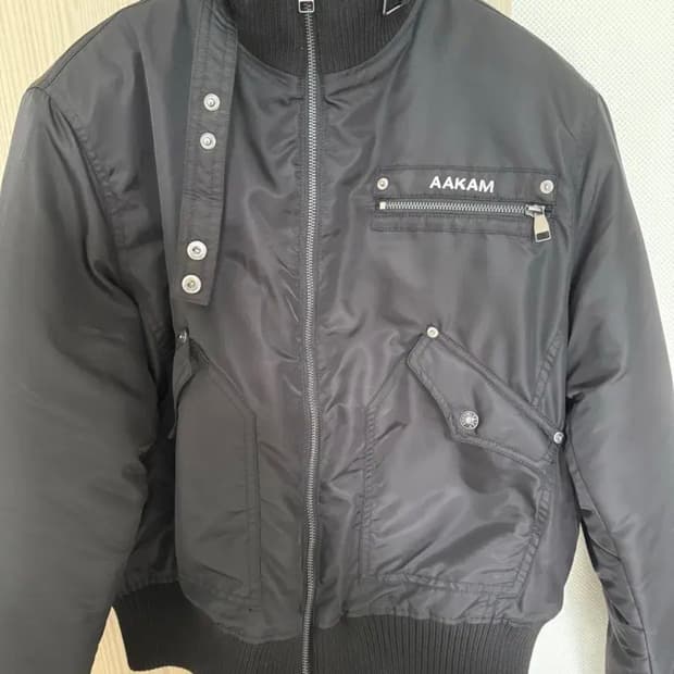 아캄 하이넥 봄버