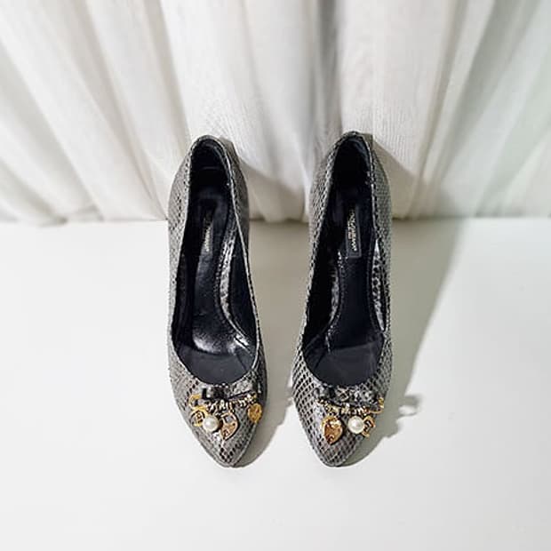 돌체앤가바나 파이톤 펌프스 240