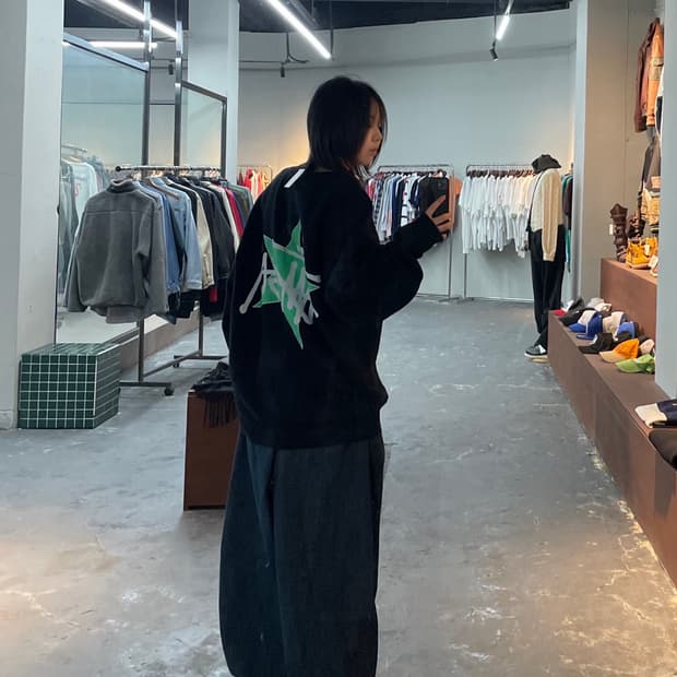 스투시 스타 크루 피그먼트 다이드 블랙 맨투맨 H1018