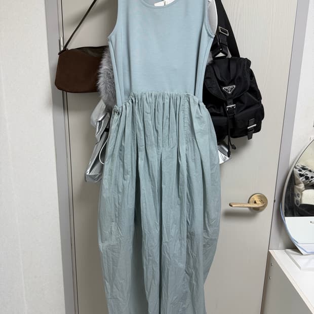 아모멘토 드레스 새상품