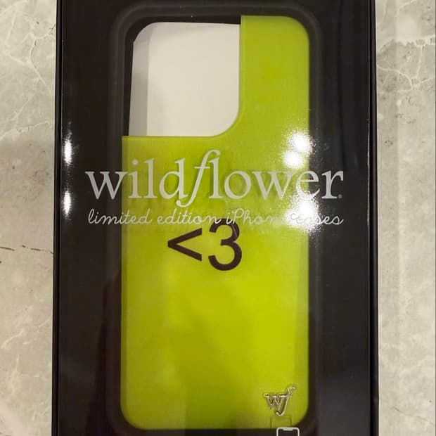 Wildflower iPhone 16 Pro Case