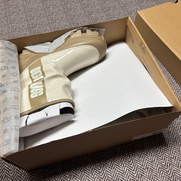 어그 클래식 브렐라 미니 7사이즈 새상품