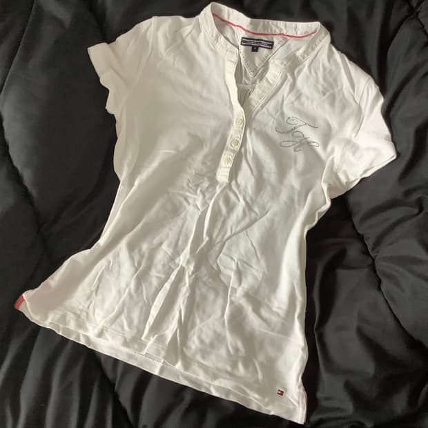 타미힐피거 y2k 큐빅 헨리넥 반팔