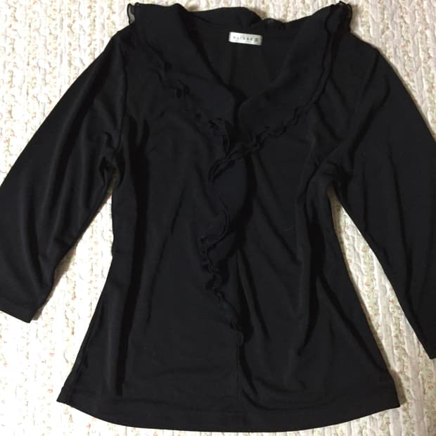 Vintage black frill tee