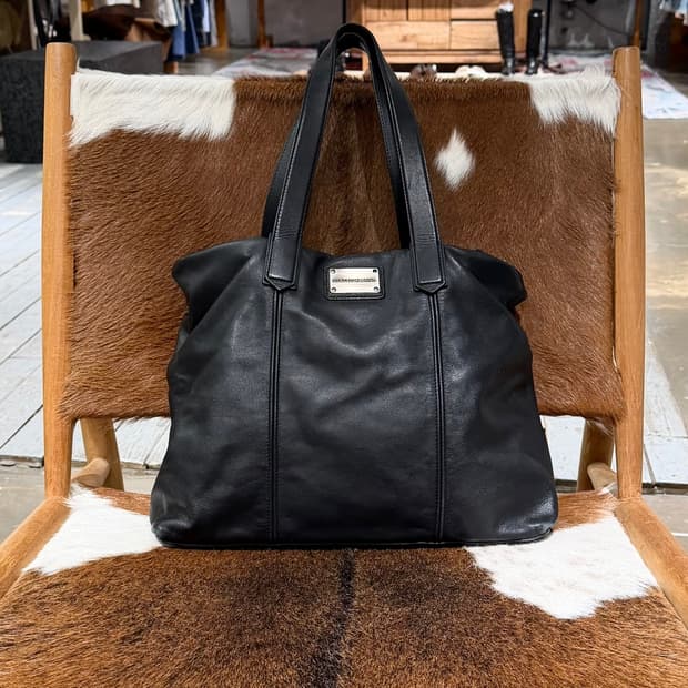 돌체앤가바나 블랙 레더 토트백