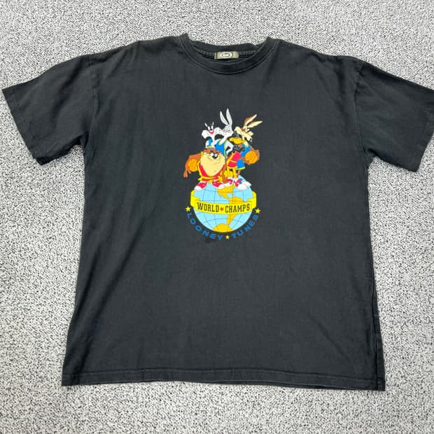 KUTIR x LOONEY TUNES 티셔츠