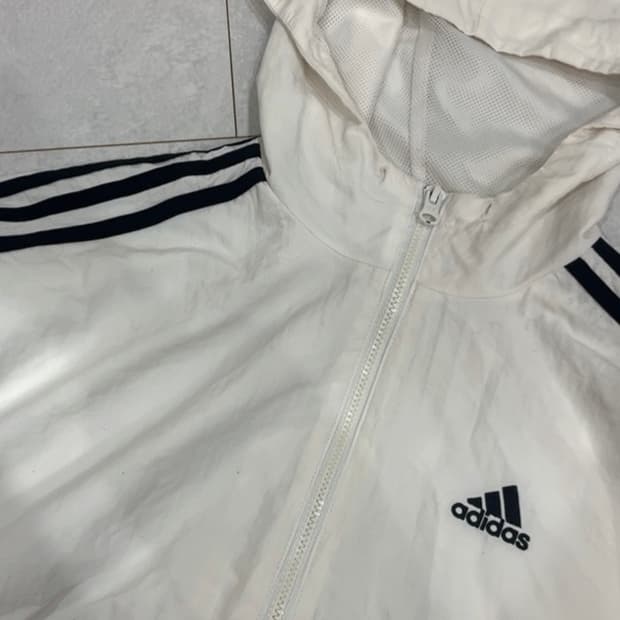 아디다스에센셜삼선우븐윈드브레이커자켓(white)xs-KRsizing