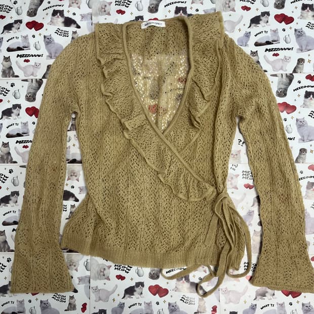 023. Cardigan